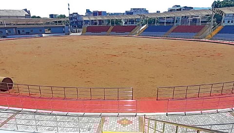 ஸ்மார்ட் சிட்டி திட்டத்தில் புதுப்பிக்கப்பட்ட பாளை. வஉசி மைதானத்தின் பரிதாபங்கள்!