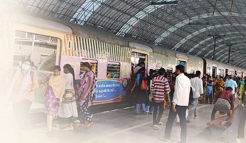 கழிப்பறை, குடிநீர், சிசிடிவி, பாதுகாப்பு இல்லை: சென்னை கடற்கரை - வேளச்சேரி வழித்தடத்தில் ‘பறக்கும்’ அல்ல... ‘வெறுக்கும்’ ரயில் நிலையங்கள்!