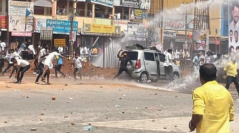 பாமகவினர் போராட்டத்தில் வன்முறையும், போலீஸ் நடவடிக்கையும்.