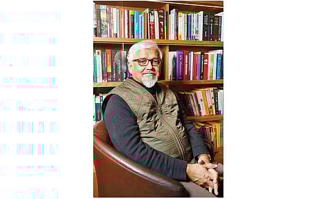 அமிதாவ் கோஷ் | படம்: Ivo van der Bent