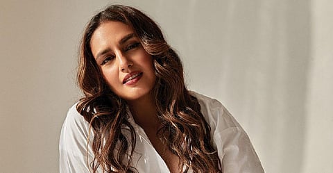 விமர்சனம் என்ற பெயரில் அவதூறு: ஹூமா குரேஷி வருத்தம்