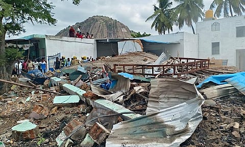 கிருஷ்ணகிரியில் பட்டாசு குடோனில் வெடி விபத்து: 9 பேர் உயிரிழப்பு; 15 பேர் படுகாயம்