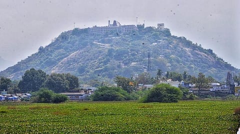 பழநி முருகன் கோயிலில் ‘இந்து அல்லாதோர் நுழைய தடை’ அறிவிப்பு பலகையை மீண்டும் வைக்க உயர் நீதிமன்றம் உத்தரவு