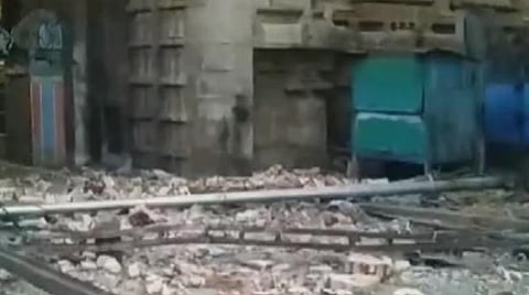 திருச்சி ஸ்ரீரங்கம் கோயில் கிழக்கு கோபுர சுவர் நள்ளிரவில் இடிந்தது