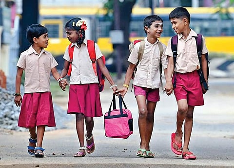 வாசகர் வாசல்: சுமையாகும் சிறப்பு வகுப்புகள்