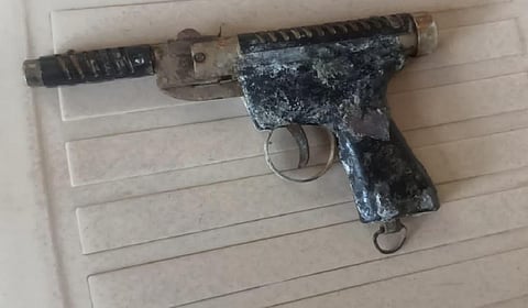 கடலூர் தென்பெண்ணையாற்றில் கிடைத்த துப்பாக்கி.