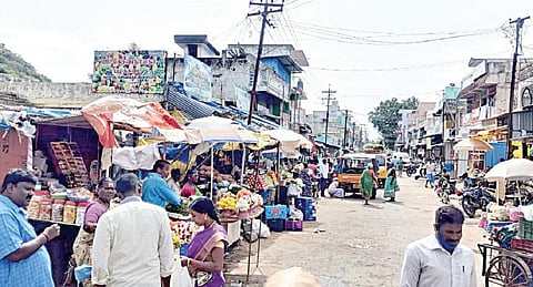 ஆக்கிரமிப்புக்கு உள்ளான சந்நிதி தெரு