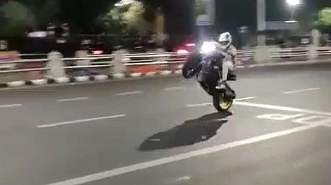 விபரீத விளையாட்டுகள்: தடைசெய்ய வேண்டிய அபாயம்