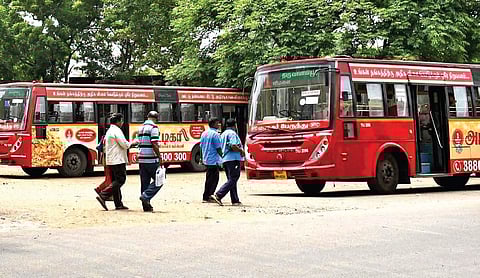 திரிசங்கு நிலையில் திருவொற்றியூர் பஸ் ஸ்டாண்டு - அடிப்படை வசதிகளை எதிர்பார்க்கும் பயணிகள்