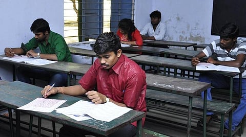 யுபிஎஸ்சி முதல்நிலை தேர்வில் வென்றவர்கள் ரூ.25,000 ஊக்கத்தொகைக்கு விண்ணப்பிக்கலாம் - தமிழக அரசு அறிவிப்பு