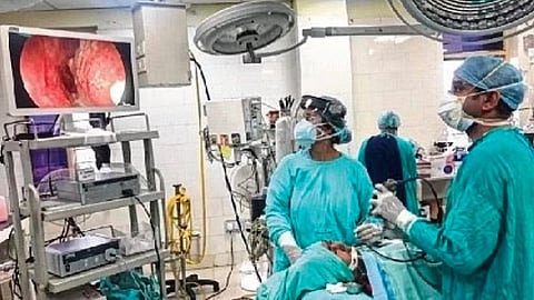 ம.பி.யில் பெண்ணின் வயிற்றில் 15 கிலோ கட்டி: வெற்றிகரமாக அகற்றிய இந்தூர் மருத்துவர்கள்