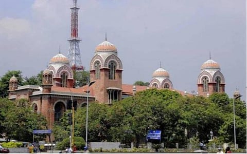 சென்னை பல்கலைக்கழகத்தில் ஆய்வறிக்கை கட்டணம் உயர்வு: மாணவர்கள் அதிருப்தி