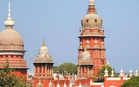 ஊழல், பொருளாதார குற்றச் சட்டங்களை கடுமையாக்க திருத்தம் கோரி வழக்கு: ரூ.1 லட்சம் டெபாசிட் செய்ய மனுதாரருக்கு உத்தரவு