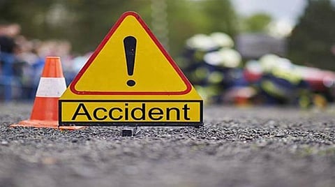 குஜராத் சாலை விபத்தில் 10 பேர் உயிரிழப்பு