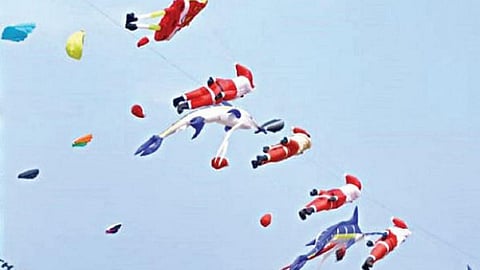 மாமல்லபுரத்தில் 2-வது முறையாக சர்வதேச பட்டம் விடும் திருவிழா தொடக்கம்: 1000+ பேர் பங்கேற்பு