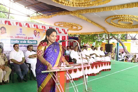 100-வது சுதந்திர தினத்தை கொண்டாடும்போது உலகுக்கு இந்தியா தலைமை தாங்கும் - ஆளுநர் தமிழிசை பேச்சு