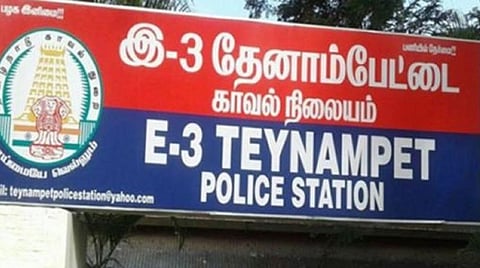 சென்னையில் அரசு மருத்துவர் தற்கொலை - போலீஸ் விசாரணை