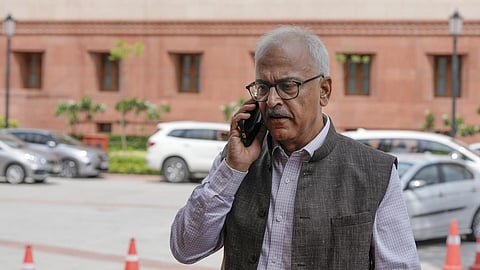 மத்திய உள்துறை செயலர் அஜய் பல்லா