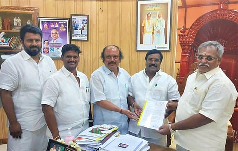 புதுச்சேரியில் எதிர்க்கட்சியினர் தொகுதியில் அமைச்சர்கள் அத்துமீறல்: திமுக புகார்