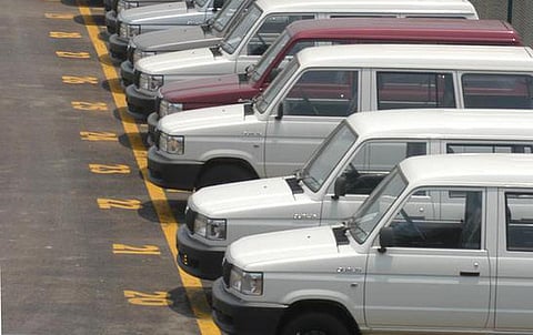 புதிய வாகனங்களை பதிவு பணிகளுக்காக ஆர்டிஓ அலுவலகங்களுக்கு எடுத்துச் செல்ல அவசியமில்லை: உரிய அறிவுறுத்தல் வழங்க ஆர்வலர்கள் கோரிக்கை