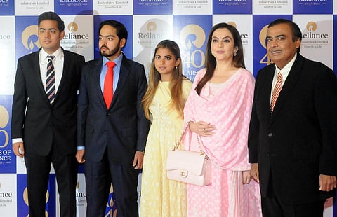 ரிலையன்ஸ் இண்டஸ்ட்ரீஸ் நிறுவன இயக்குநர்களாக முகேஷ் அம்பானியின் மகள், மகன்கள் நியமனம்