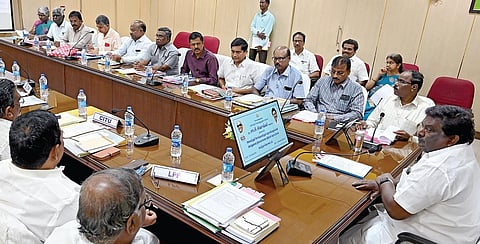 போக்குவரத்து கழகங்களுக்கு பொது நிலையாணை விதி தொடர்பாக தொழிற்சங்க நிர்வாகிகளுடன் அமைச்சர் சா.சி.சிவசங்கர் ஆலோசனை