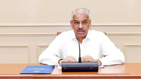 கிளாம்பாக்கம் பேருந்து நிலையம் எதிரில் ஜிஎஸ்டி சாலையில் மழைநீர் வடிகால் பணிகள்: 45 நாட்களில் முடிக்க தலைமைச் செயலர் அறிவுறுத்தல்