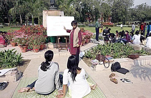 ஆசிரியர் தினம் 2023 | அரிதாய்ப் பூக்கும் ஆசிரியர்