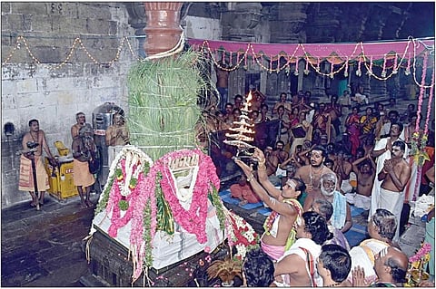 திருச்செந்தூரில் ஆவணி திருவிழா கொடியேற்றம்: செப். 13-ம் தேதி தேரோட்டம்