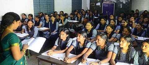 தன்னை உருக்கி அறிவூட்டும் ஆசிரியப் பெருமக்களுக்கு வாழ்த்துகள்: முதல்வர் ஸ்டாலின்