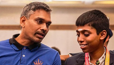 பிரக்ஞானந்தாவின் பயிற்சியாளருக்கு அண்ணா பல்கலை. துரோணாச்சாரியார் விருது