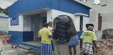 விருதுநகர் அருகே அரசு பள்ளியின் குடிநீர் தொட்டியில் சாணத்தை கொட்டிய மர்ம நபர் யார்? - போலீஸ் விசாரணை