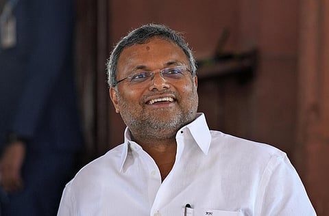 “இந்த படத்தை பார்த்ததற்கு எனக்கு ஒரு சொகுசு காரை பரிசளித்திருக்க வேண்டும்”: கார்த்தி சிதம்பரம் மறைமுக கிண்டல்