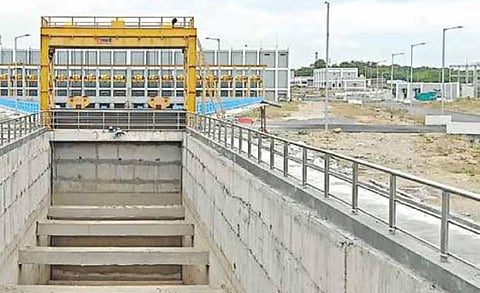 ரூ.673 கோடியில் 3 ஆண்டுகளுக்கு மேலாக நடைபெறும் மேட்டூர் உபரிநீர் திட்டம் செயல்பாட்டுக்கு வருவது எப்போது?