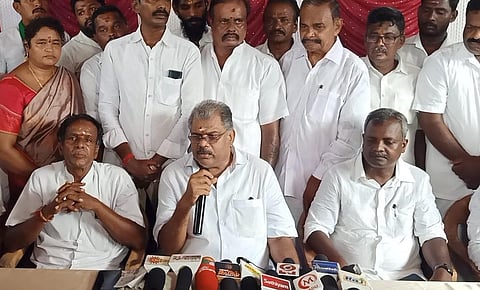 செய்தியாளர்கள் சந்திப்பில் தமாகா தலைவர் ஜி.கே.வாசன்.