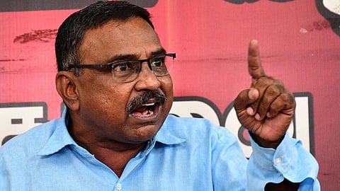 நாங்குநேரியில் சக மாணவர்களால் தாக்கப்பட்ட பள்ளி மாணவருக்கு உயர்தர சிறப்பு சிகிச்சை: கல்வியாளர் பிரின்ஸ் கஜேந்திரபாபு வலியுறுத்தல்