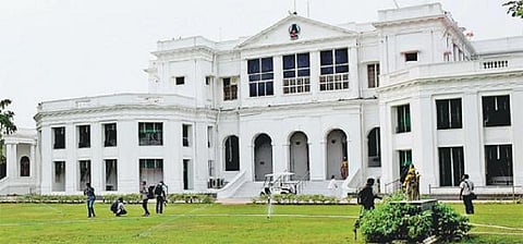 தமிழக ஆளுநரின் செயலாளர் - மத்திய அரசு பணிக்கு மாற்றம்