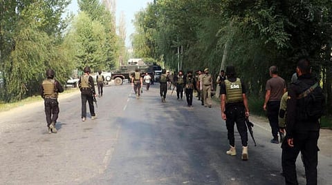 ஜம்மு காஷ்மீர் எல்லையில் ஊடுருவல் முறியடிப்பு - 3 தீவிரவாதிகள் சுட்டுக்கொலை