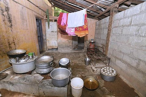 ஆதிதிராவிட மாணவரின் உணவுக்கு 33 ரூபாய்; மோப்ப நாயின் உணவுக்கு 200 ரூபாயா?- நெஞ்சத்தை சுடும் ஆதிதிராவிட நல கல்வி நிலையங்களின் அவலநிலை