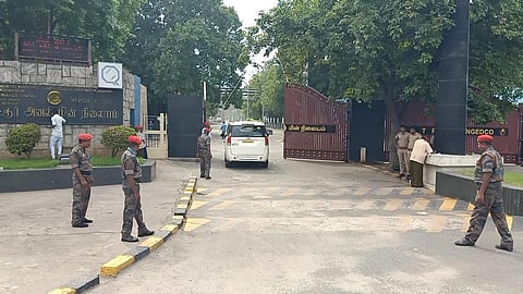 அனல் மின் நிலைய மின்சாதனப் பொருட்களில் முறைகேடு: 2-வது நாளாக வருமான வரி சோதனை