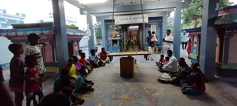 தென்முடியனூர் கிராமத்தில் 8 மாதங்களுக்குப் பின் திறக்கப்பட்ட கோயில்: பட்டியலின மக்கள் மீண்டும் வழிபாடு