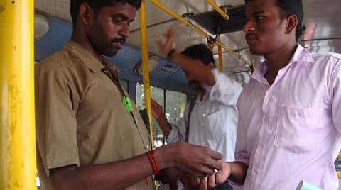 பயணிகளிடம் ரூ.2 ஆயிரம் நோட்டை பெற வேண்டாம்: பேருந்து நடத்துநர்களுக்கு அறிவுறுத்தல்