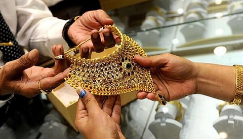 ஒரு வாரத்தில் சவரனுக்கு ரூ.560 வரை குறைவு - ‘தங்கம் விலை சரிவு தற்காலிகமானதுதான்’