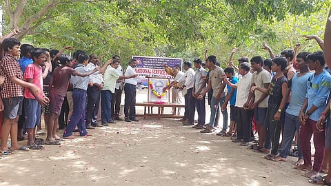 எம்.எஸ்.சுவாமிநாதன் பயின்ற கும்பகோணம் பள்ளியில் ஆசிரியர்கள், மாணவர்கள் அஞ்சலி