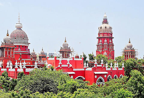 தமிழகத்தில் 10 சதவீத ரயில் நிலையங்களில்கூட கண்காணிப்பு கேமராக்கள் பொருத்தவில்லை: தெற்கு ரயில்வேக்கு உயர் நீதிமன்றம் கண்டனம்