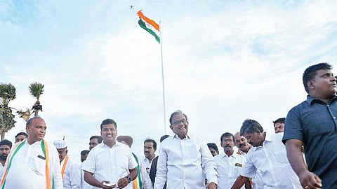 படம்: எல்.பாலச்சந்தர்