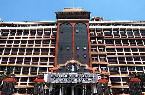 விவாகரத்து கேட்டு வழக்கு தொடர்ந்துள்ள தம்பதியின் குழந்தைக்கு பெயர் வைத்தது உயர் நீதிமன்றம்