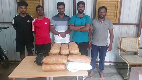 கஞ்சா கடத்திய 5 பேர்