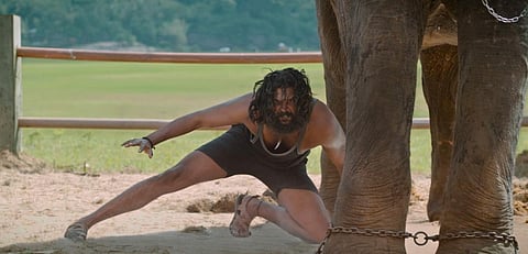 ‘படை தலைவன்’ படத்துக்காக கேரளாவில் அசத்தல் அரங்கம்