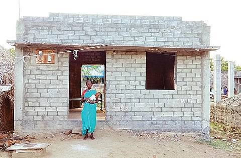 பிரதமர் வீடு கட்டும் திட்டத்தின் கீழ் முழுமையாக கட்டி முடிக்கப்படாத வீடு.